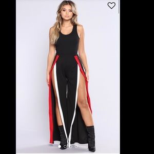 Fashion Nova Jumpsuit SIZE MEDIUM (M)